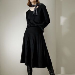 Aqua Womens's black long wool skirt formal casual - Size S